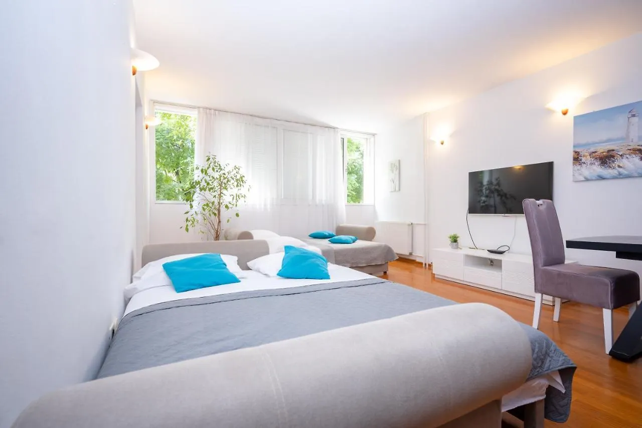Summer Dream Apartment Split