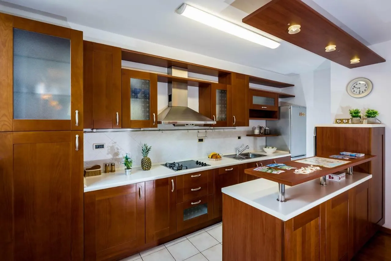 Summer Dream Apartment Split